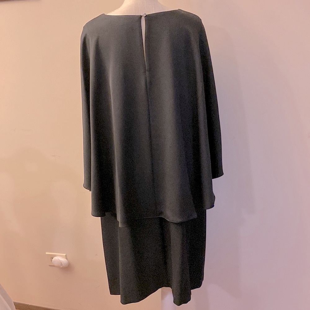 Vince Camuto women’s black high low capelet 1 button closure back dress 2X - Picture 5 of 14